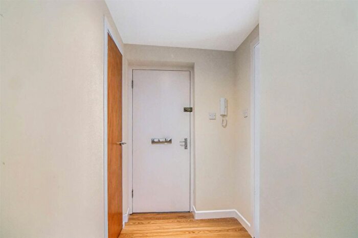 1 Bedroom Flat For Sale In Queen Street, Glasgow, Glasgow City, G1