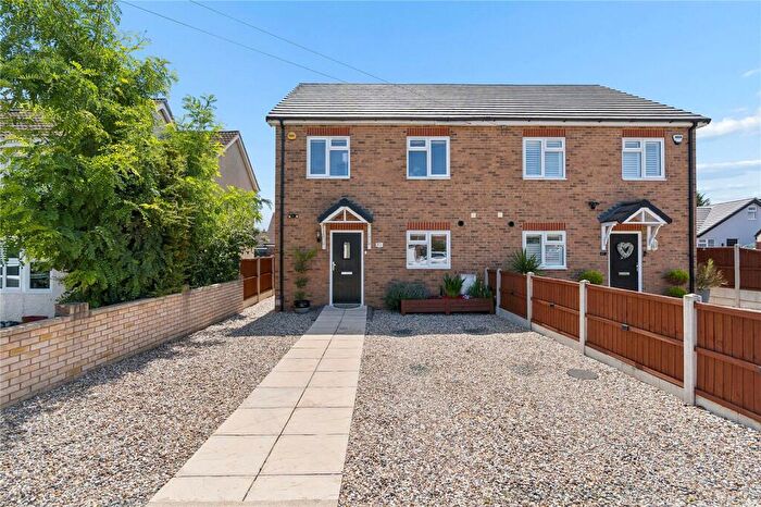 3 Bedroom Semi-Detached House For Sale In Grange Avenue, Wickford, Essex, SS12