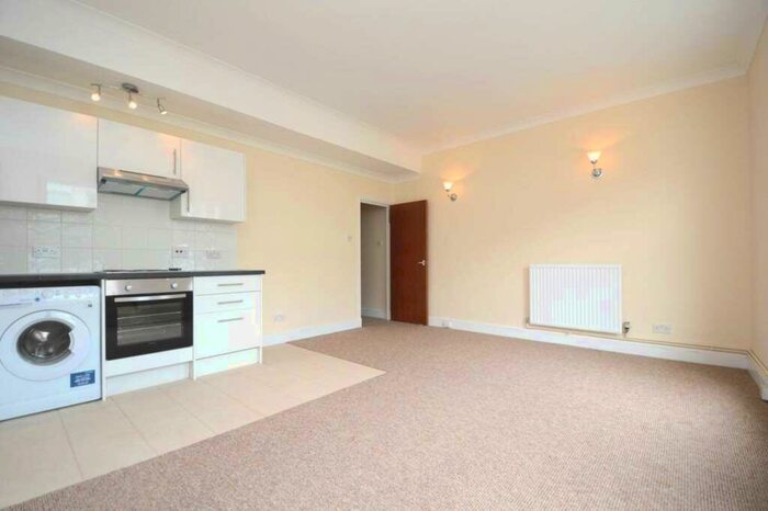 1 Bedroom Flat To Rent In Northcote Road, Clapham Junction, SW11