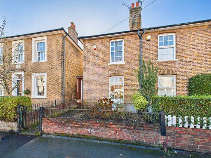 2 Bedroom Semi-Detached House To Rent In Park Road, Hampton Wick, KT1