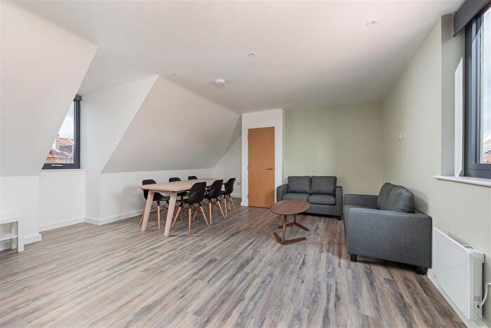 1 Bedroom Flat To Rent In New North Road, Exeter, EX4