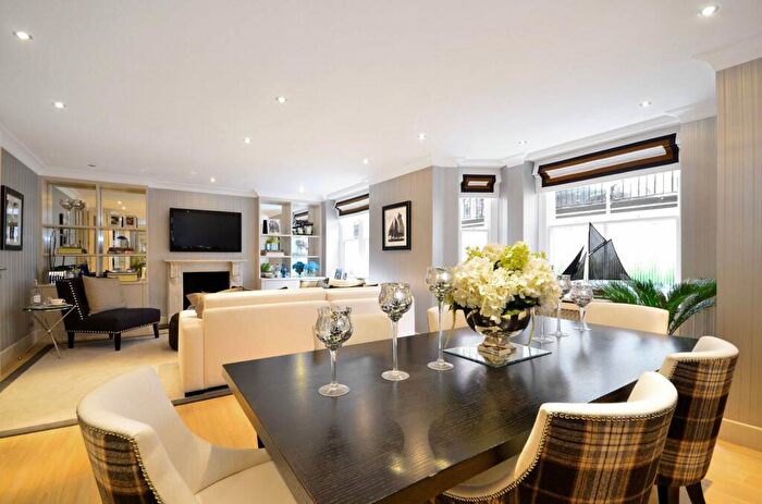 4 Bedroom Flat To Rent In Drayton Gardens, South Kensington, London, SW10