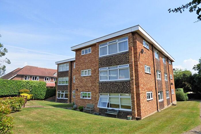 2 Bedroom Apartment To Rent In Cedar Close, Buckhurst Hill, Essex, IG9