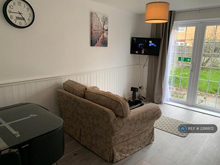 3 Bedroom End Of Terrace House To Rent In Temple Close, London, SE28