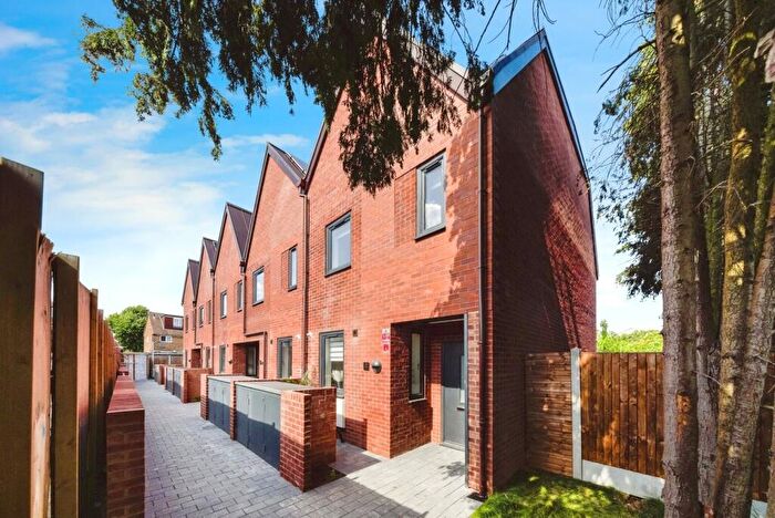 3 Bedroom End Of Terrace House For Sale In Boss Close, Hornchurch, Essex, RM12