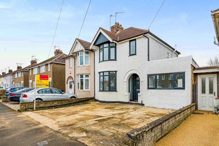 3 Bedroom Semi-Detached House To Rent In Malvern Road, SN2