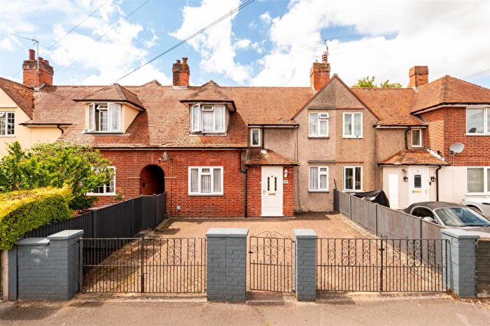 3 Bedroom Terraced House For Sale In Sycamore Road, Reading, RG2
