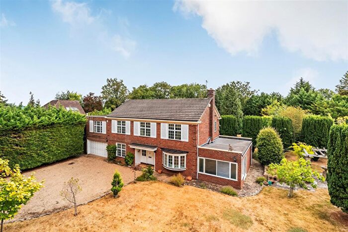 5 Bedroom Detached House For Sale In The Mount, Fetcham, KT22