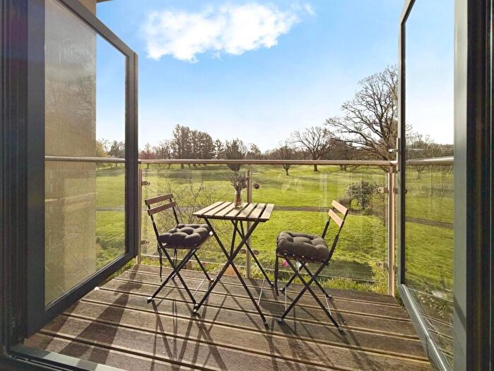 2 Bedroom Block Of Apartments For Sale In Fairway Apartments, Fairway, Bristol, BS4