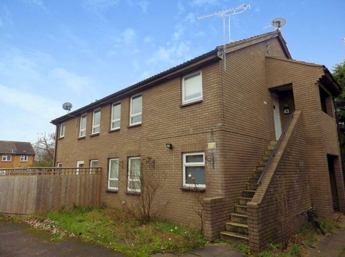 Apartment To Rent In Glenmore Road, Carterton, Oxfordshire, OX18