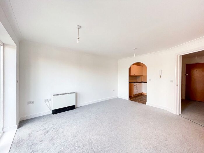 2 Bedroom Flat To Rent In Baltic Wharf, Clifton Marine Parade, Gravesend, Kent, DA11