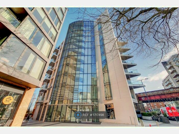 2 Bedroom Flat To Rent In Plaza Gardens, London, SW15