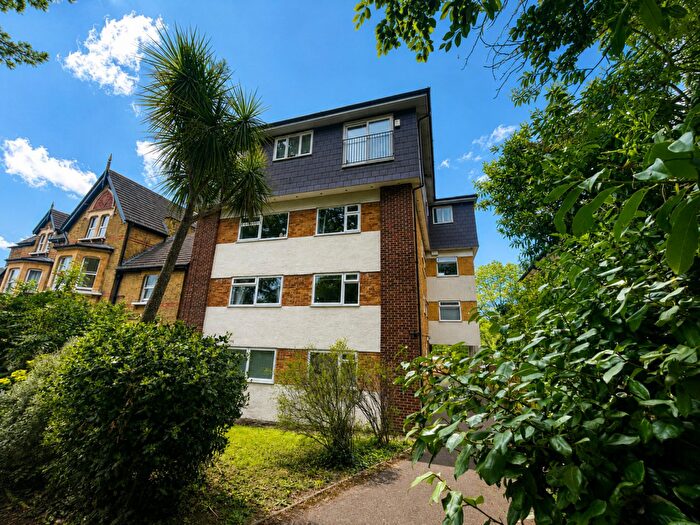 1 Bedroom Flat For Sale In A Bromley Road, Beckenham, BR3