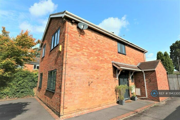4 Bedroom Detached House To Rent In Keynsham Bank, Cheltenham, GL52