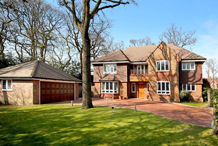 6 Bedroom Detached House For Sale In The Spinney, Gerrards Cross, Buckinghamshire, SL9