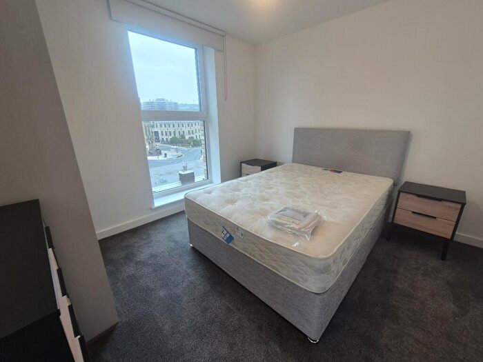 2 Bedroom Apartment To Rent In Cow Green, Halifax, HX1