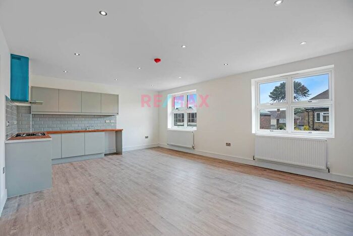 2 Bedroom Maisonette To Rent In Wellwood Road, Ilford, IG3