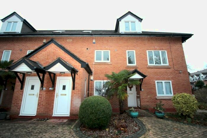 3 Bedroom Flat To Rent In North Mossley Hill Road, Mossley Hill, L18