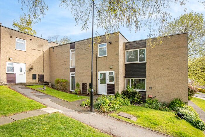 3 Bedroom Terraced House For Sale In Park Edge Close, Roundhay, Leeds, LS8
