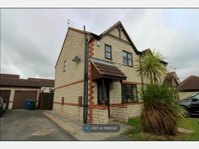 3 Bedroom Semi-Detached House To Rent In Berry Edge Close, Conisbrough, Doncaster, DN12