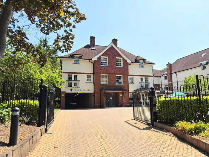 2 Bedroom Retirement Property For Sale In Wiltshire Road, Wokingham, RG40