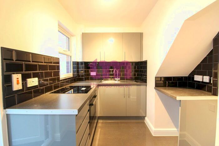 1 Bedroom End Of Terrace House To Rent In Water Lane, Purfleet RM19