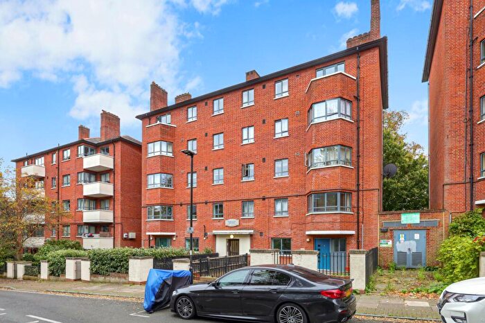 3 Bedroom Apartment To Rent In Kingsley House, Tufnell Park, N19