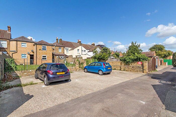 1 Bedroom Maisonette To Rent In Burley Road, Sittingbourne, Kent, ME10