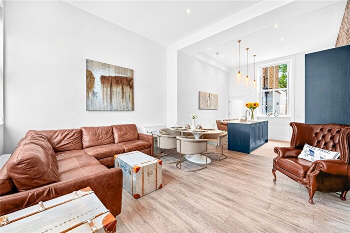 3 Bedroom Flat For Sale In Mozart Street, Kensal Rise, London, W10