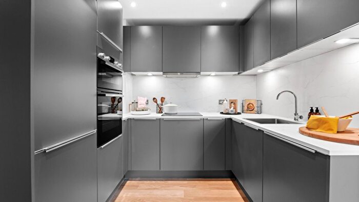 1 Bedroom Flat For Sale In Plumstead Road, London, SE18