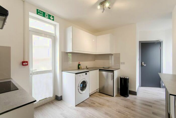 Studio To Rent In Dollis Hill Lane, Dollis Hill, London, NW2