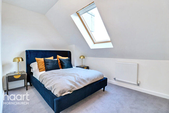 2 Bedroom Apartment For Sale In The Rose, Hornchurch, RM12