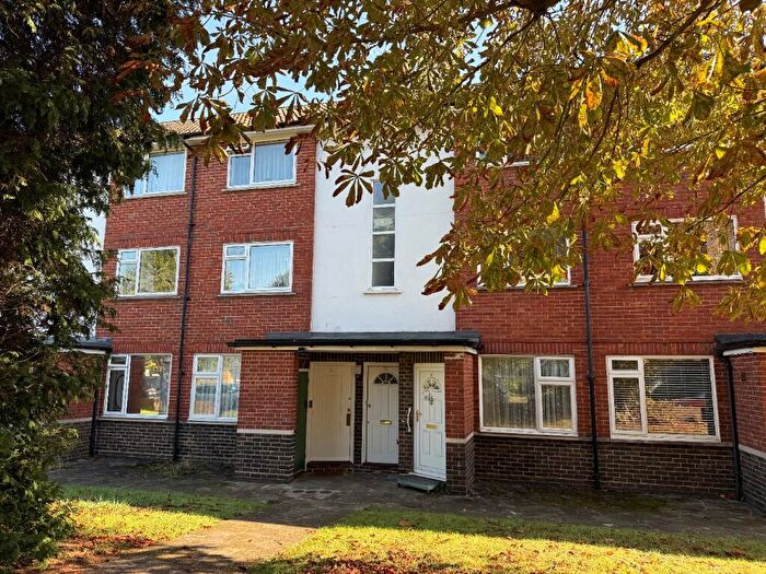 2 Bedroom Maisonette To Rent In Stanley Road, Sutton, London, SM2
