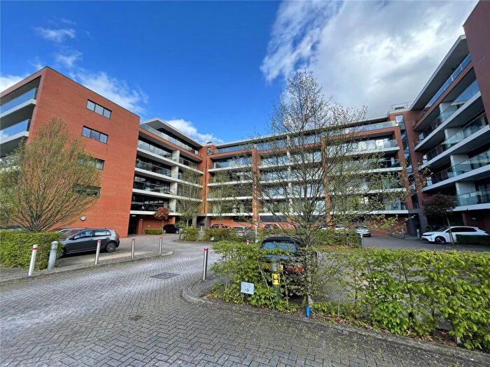 2 Bedroom Apartment To Rent In Racecourse Road, Newbury, Berkshire, RG14
