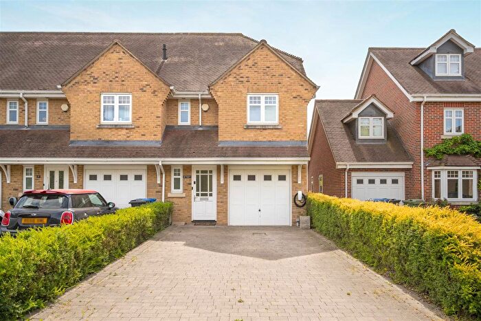 4 Bedroom End Of Terrace House For Sale In Witchford Gate, Maidenhead, SL6