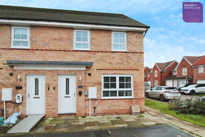 3 Bedroom Semi Detached House For Sale In Airedale Drive, Brough, HU15