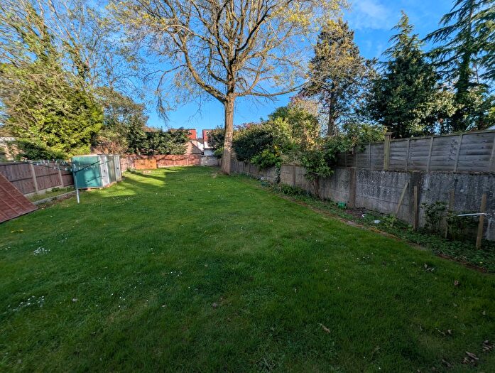 4 Bedroom Detached House To Rent In Selvage Lane, London, NW7