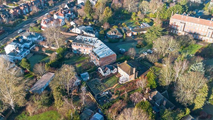 4 Bedroom Terraced House For Sale In Woodstock Close, Oxford, OX2