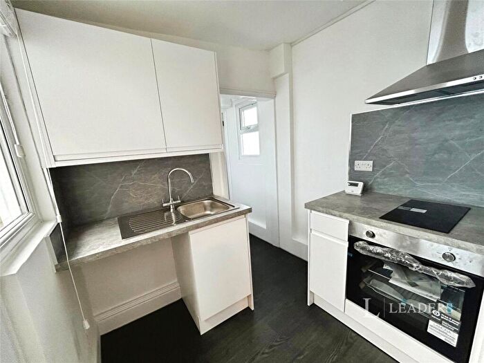 2 Bedroom Flat To Rent In Albion Hill, Brighton, East Sussex, BN2