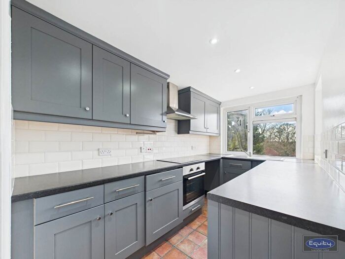 3 Bedroom Semi-Detached House To Rent In Totnes Road, Welling, Kent, DA16