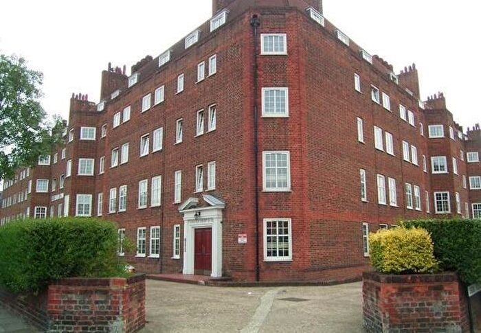 2 Bedroom Flat To Rent In Flat Lebanon Court, Richmond Road, Twickenham, TW1