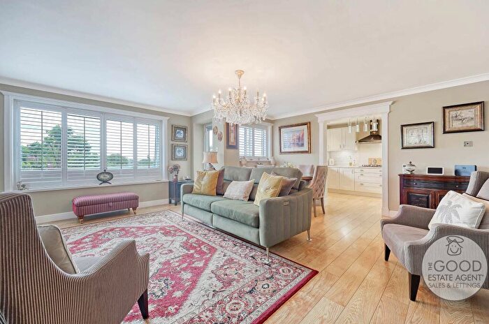 2 Bedroom Apartment For Sale In The Heights, Loughton, IG10