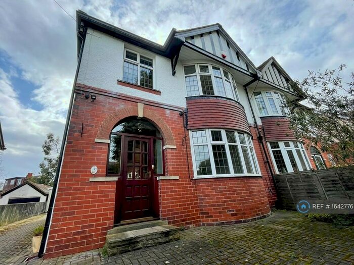 3 Bedroom Semi-Detached House To Rent In St. Chads Drive, Leeds, LS6