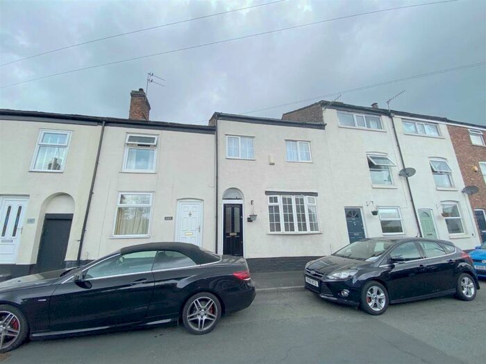 2 Bedroom Terraced House To Rent In High Street, Macclesfield, SK11