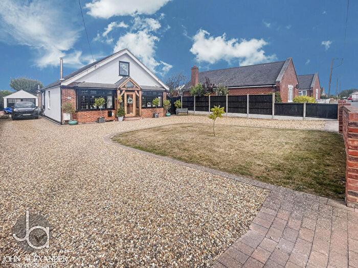 4 Bedroom Detached Bungalow For Sale In New Road, Tiptree, Colchester, CO5