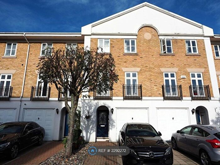 3 Bedroom Terraced House To Rent In Bevin Square, London, SW17