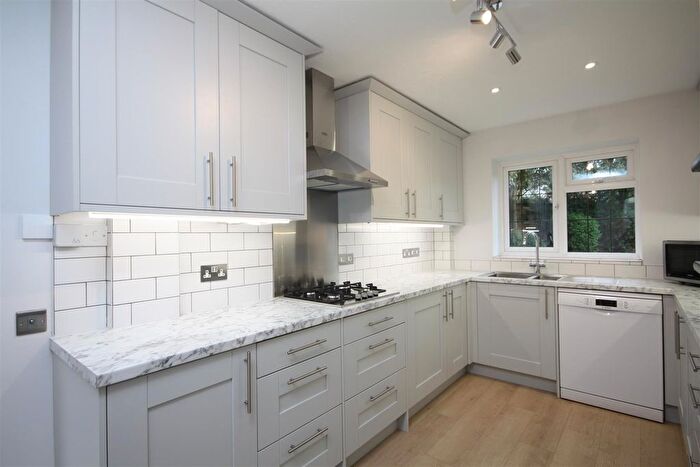 4 Bedroom Detached House To Rent In Ashwood Park, Fetcham, KT22