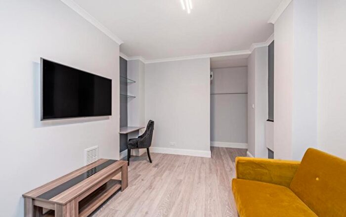 1 Bedroom Apartment To Rent In Daventry Street, Marylebone, London, NW1