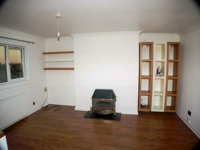 1 Bedroom Flat To Rent In Hill Street, Dunfermline, Fife, KY12