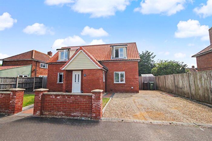 3 Bedroom Chalet For Sale In Addison Close, Coltishall, Norwich, NR12